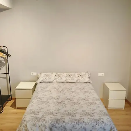 Segundo Antolin Yellow Door 公寓 *