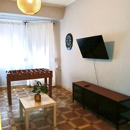 Apartment Segundo Antolin Yellow Door *