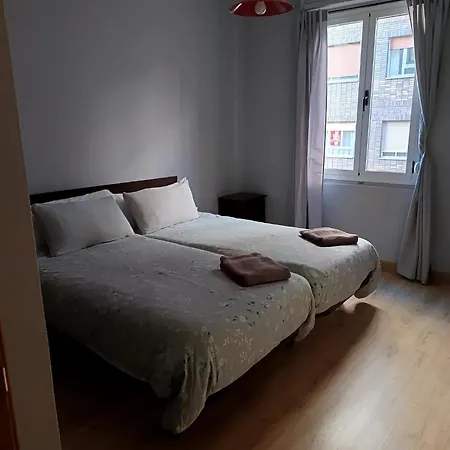 Segundo Antolin Yellow Door 公寓 蓬费拉达