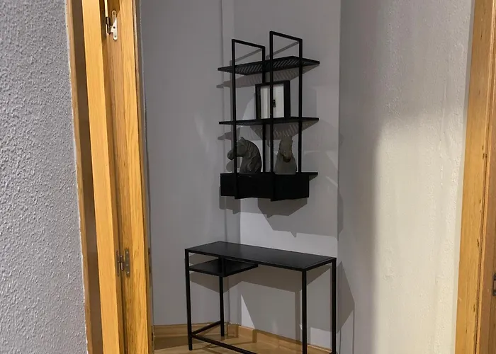 Segundo Antolin Yellow Door * Ponferrada