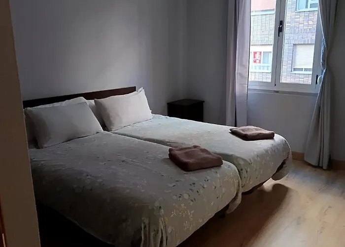 Segundo Antolin Yellow Door Appartement Ponferrada